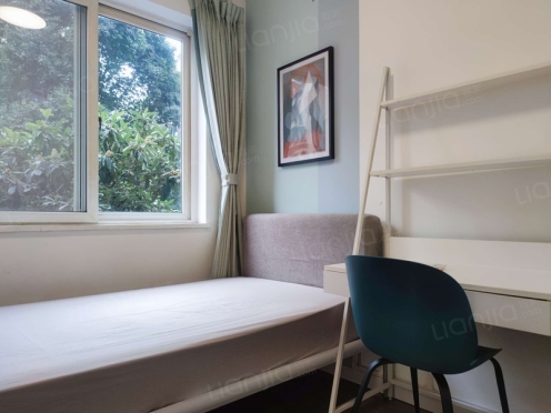 合租·新绿季节 4居室 西卧