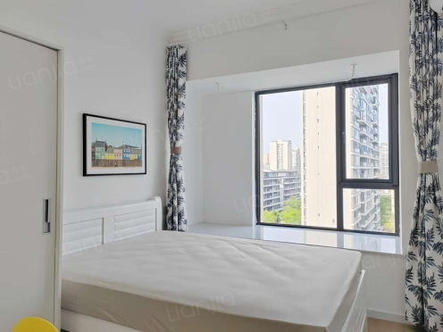 合租·美泉悦府 4居室 东卧