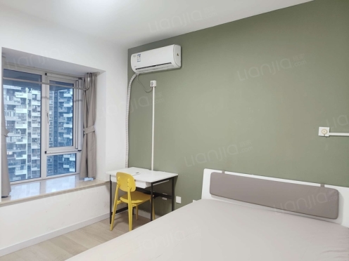 合租·蓝光凯丽香江 4居室 东北卧