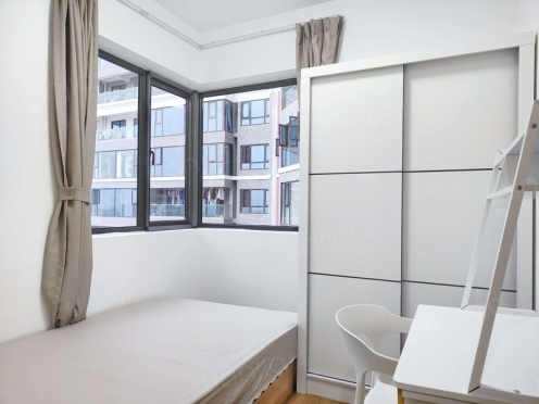 合租·麓府 4居室 西北卧