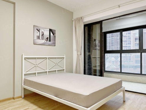 合租·中德英伦联邦C区 4居室 南卧