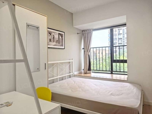 合租·龙湖金楠天街 4居室 南卧