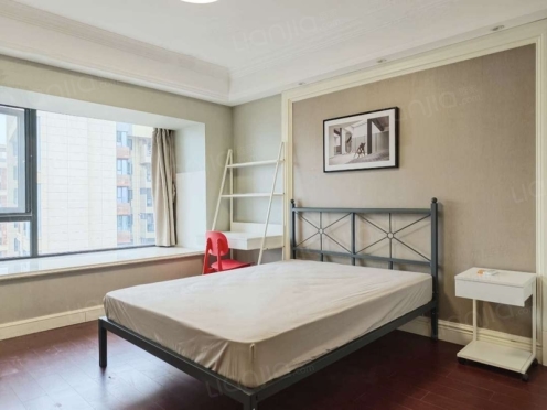 合租·青秀未遮山一期 4居室 东卧