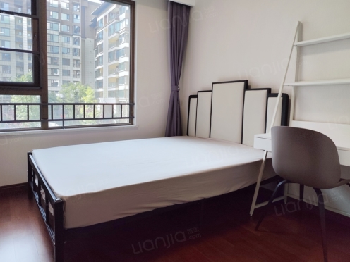 合租·合能铂悦华庭 5居室 西卧