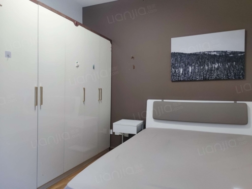 合租·融城后街 3居室 东北卧