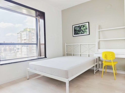 合租·翡翠海湾 4居室 西卧