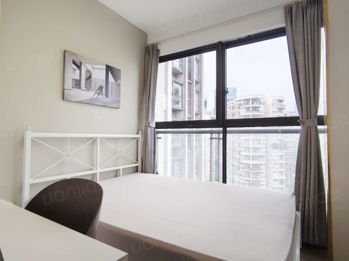 合租·英郡三期 4居室 西北卧