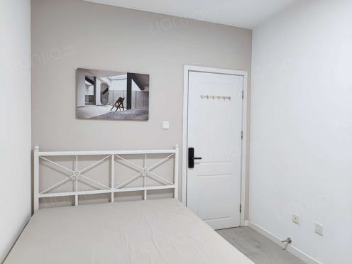 合租·蓝光凯丽香江 4居室 南卧