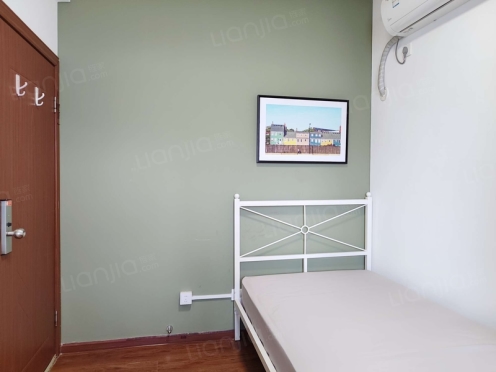 合租·翡翠城三期 4居室 东卧