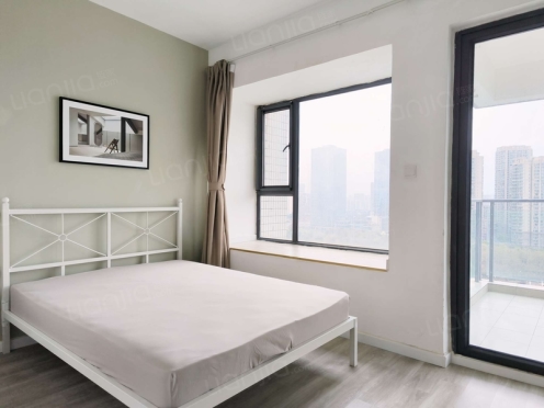 合租·汇融名城B区 3居室 西卧