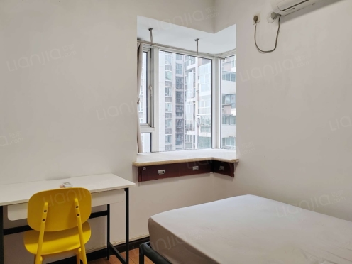 合租·蓝光富丽花城 4居室 南卧