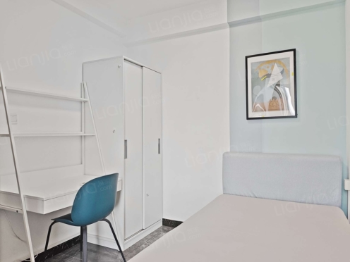 合租·中海新华府 4居室 北卧