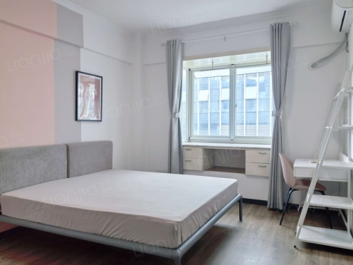 合租·卧龙晓城 4居室 东南卧