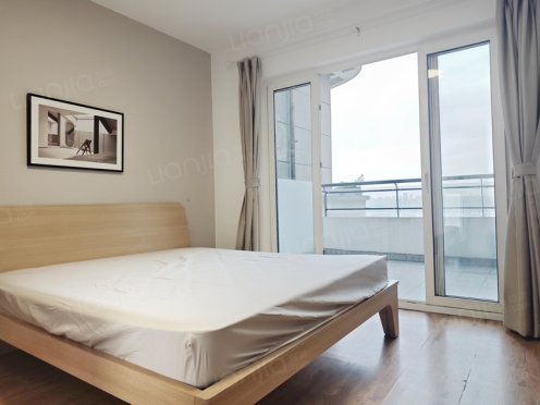 合租·蓝光凯丽香江 4居室 东北卧