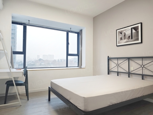 合租·绿地中心云锦468 5居室 东北卧