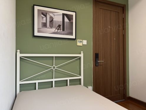 合租·乐天圣苑 3居室 东北卧