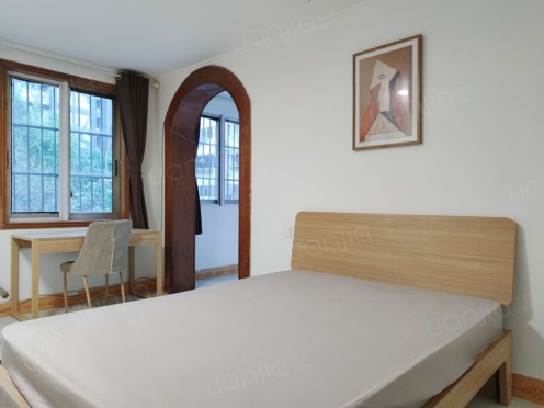 合租·芳草地 5居室 南卧