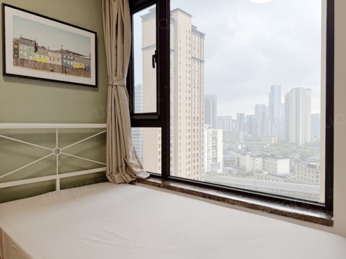 合租·乐天圣苑 3居室 西南卧