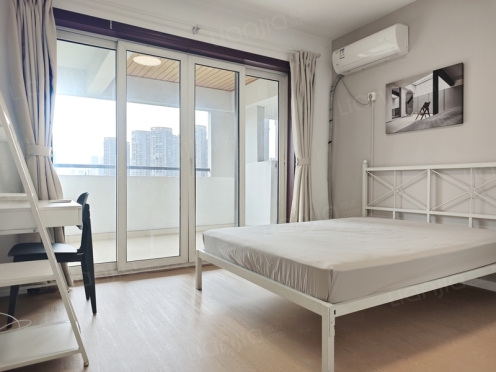 合租·蓝光凯丽香江 3居室 东南卧