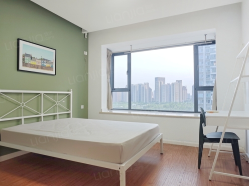 合租·绿地中心云锦468 5居室 西南卧