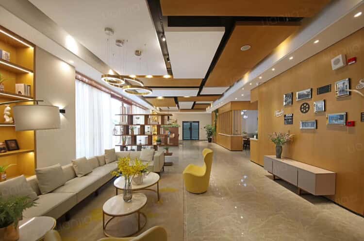 十二月限时特惠，可办居住证，出门即市政BRT，独立阳台大单间