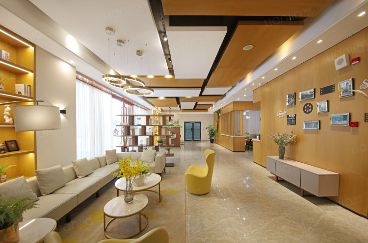 十二月限时特惠，可办居住证，出门即市政BRT，独立阳台大单间