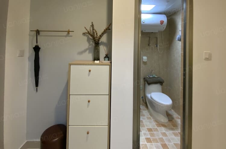 十二月限时特惠，可办居住证，出门即市政BRT，独立阳台大单间