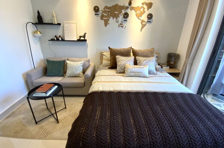 十二月限时特惠，可办居住证，出门即市政BRT，独立阳台大单间