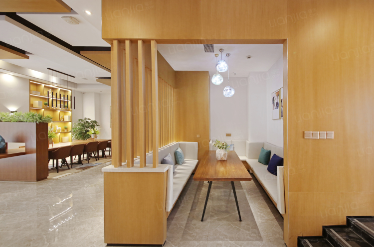 十二月限时特惠，可办居住证，出门即市政BRT，独立阳台大单间