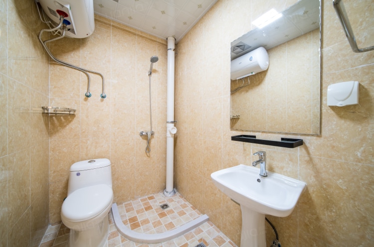 十二月限时特惠，可办居住证，出门即市政BRT，独立阳台大单间