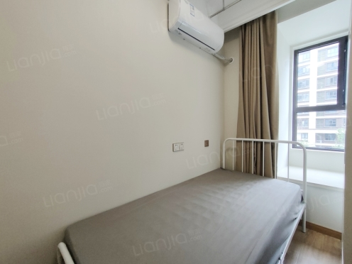 合租·绿地枫和九里 5居室 北卧