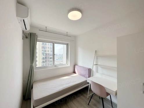 合租·招商依云华苑 4居室 南卧