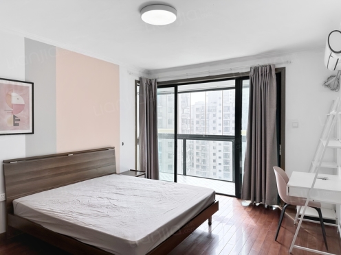 合租·中天湖畔花园 4居室 南卧