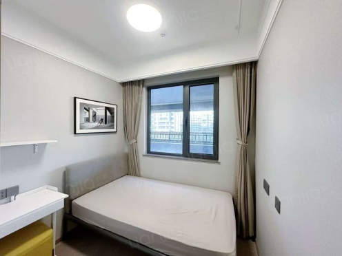 合租·华侨城龙湖·启元 4居室 北卧