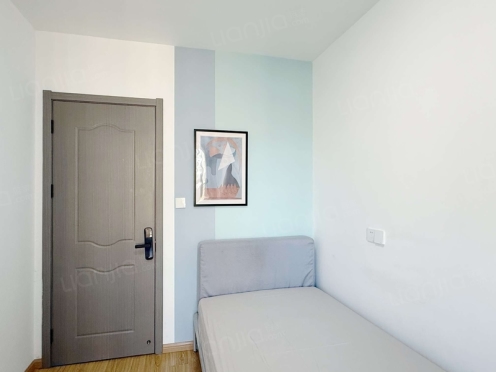 合租·绿地都会雅苑 5居室 南卧