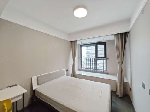 合租·滨河四季云庭 5居室 南卧