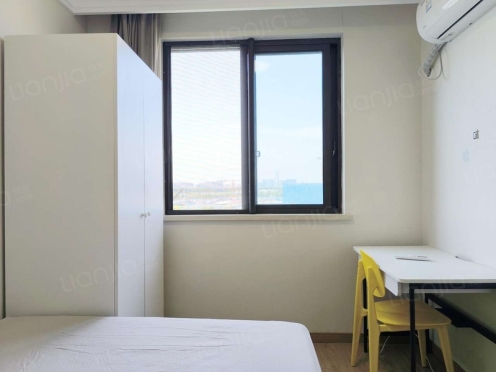 合租·绿地枫和九里 5居室 北卧