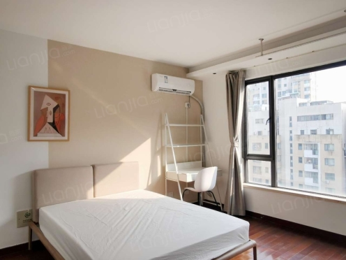 合租·东湖大郡二期 5居室 南卧