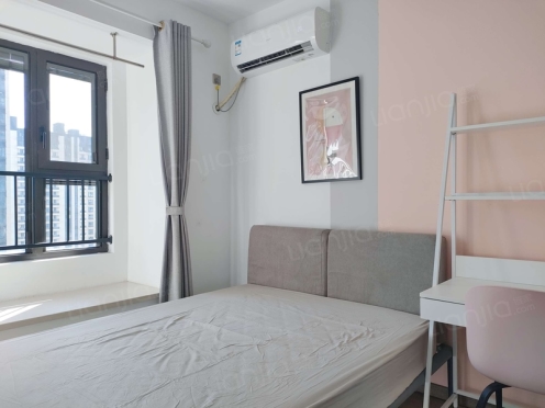 合租·湖西星辰 4居室 南卧