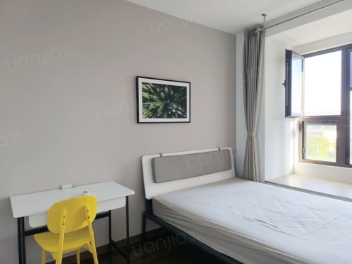 合租·万象汇花园 5居室 南卧