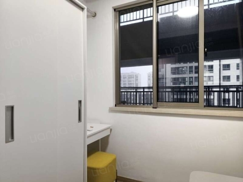 合租·樾丽云庭 4居室 北卧