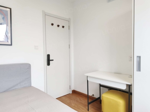 合租·龙湖狮山天街生活广场一期 5居室 北卧