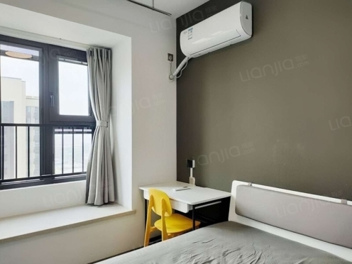 合租·湖西星辰 4居室 南卧