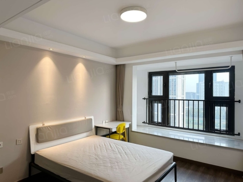 合租·中骏天荟 4居室 南卧