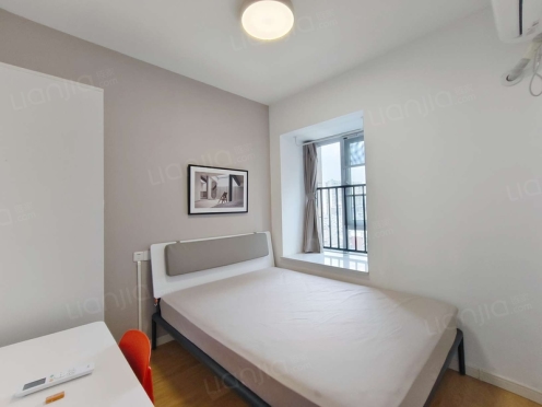 合租·中海光谷锦城 4居室 北卧