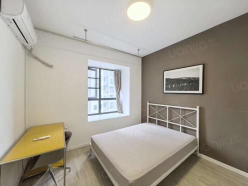 合租·群建星城 4居室 南卧