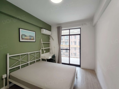 合租·凤凰花园一期 4居室 南卧