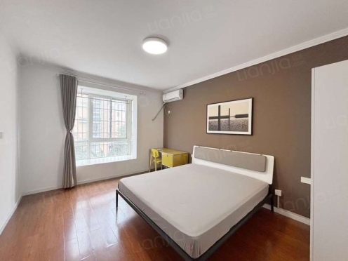 合租·凤凰花园一期 5居室 南卧