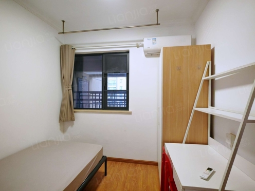 合租·中建南湖壹号 4居室 北卧