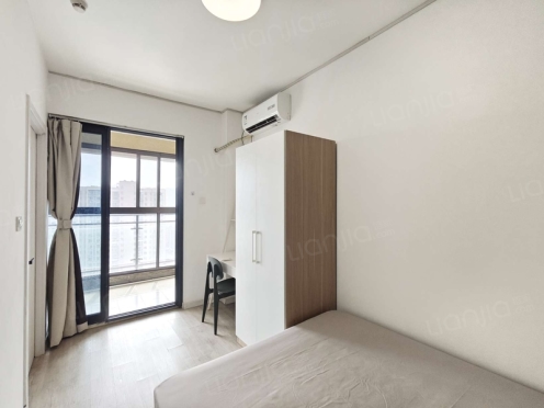 合租·电建地产盛世江城 4居室 南卧